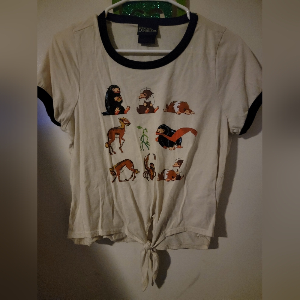 Hot Topic Women's Short Sleeve Tee - Cream with Black Trim